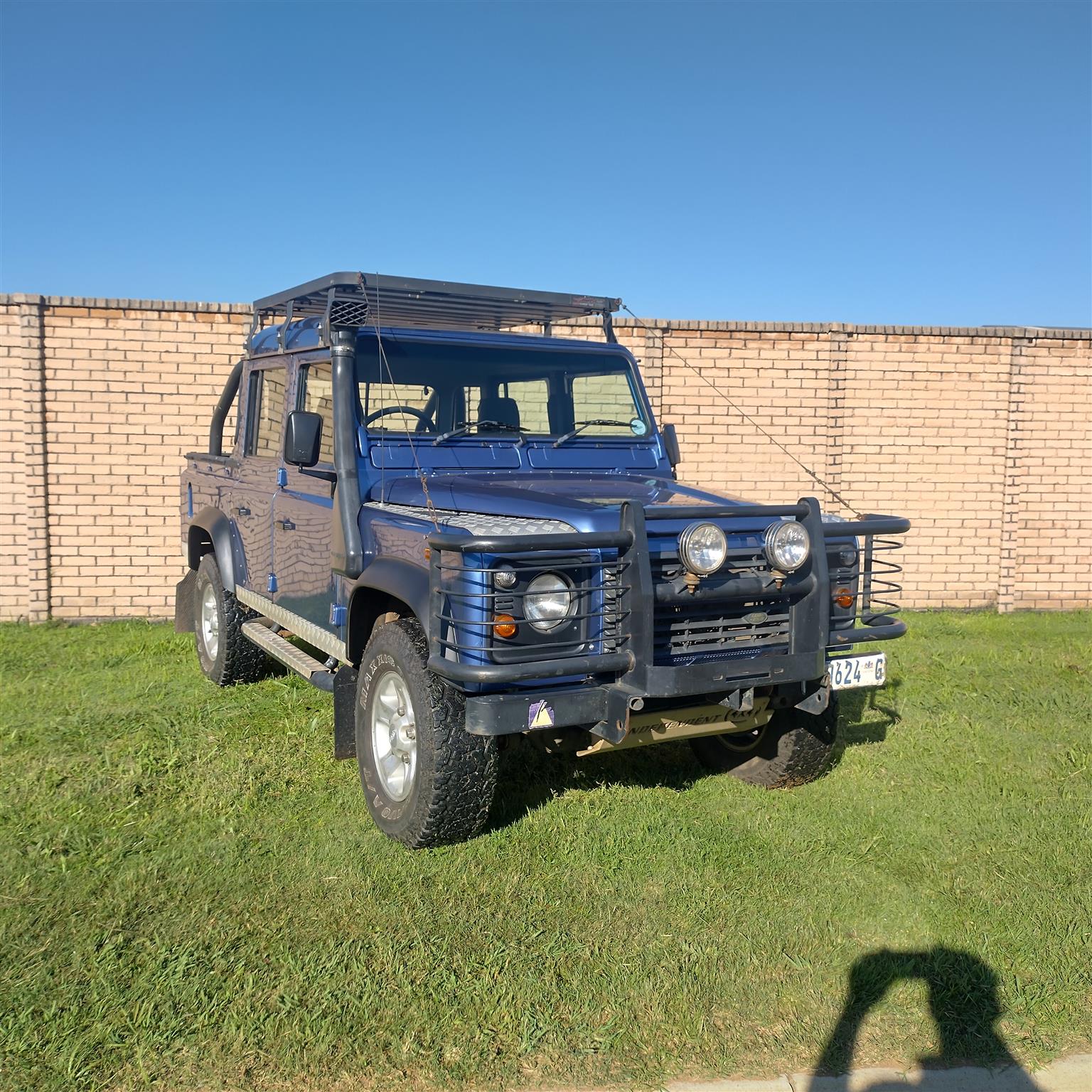Land rover defender | Junk Mail Marketplace