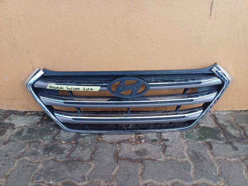 Hyundai Tucson 2016 Top Main Grill - Private Seller Hyundai Tucson 2016 Top Main Grill - Private Seller