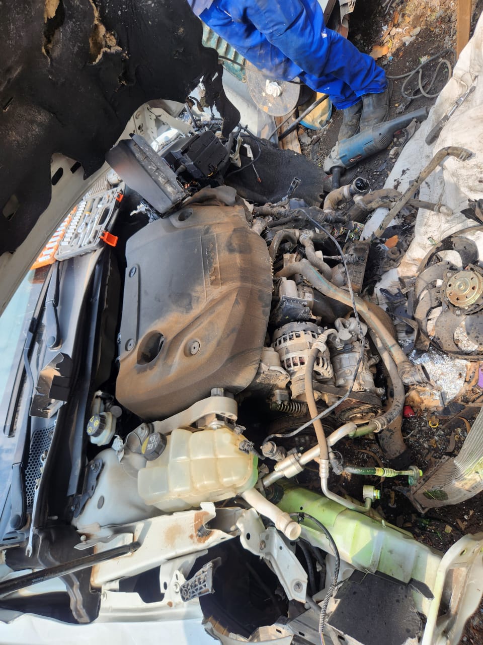 volvo V40 D3 automatic for stripping