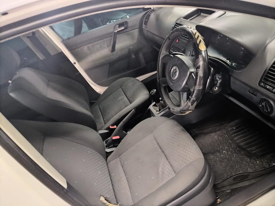 2004 VW POLO Butchwa 1.6 White, Manual, Petrol 123000km