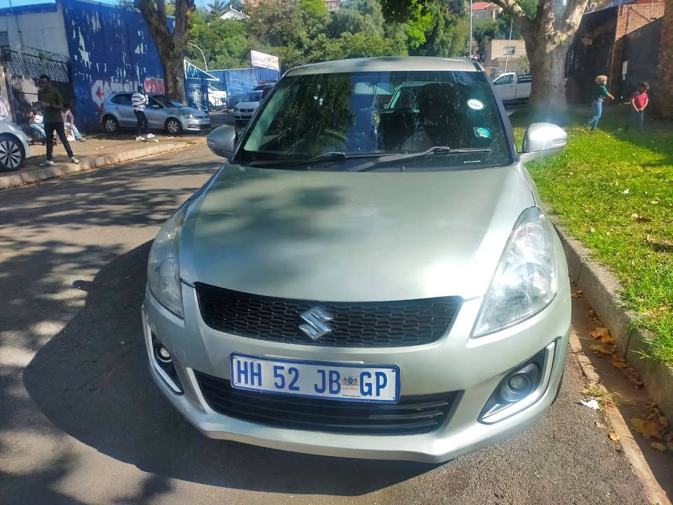 2017 Suzuki Swift Hatchback 1.2 Petrol, Manual Transmission, Gold Color, Mileage 87000kms