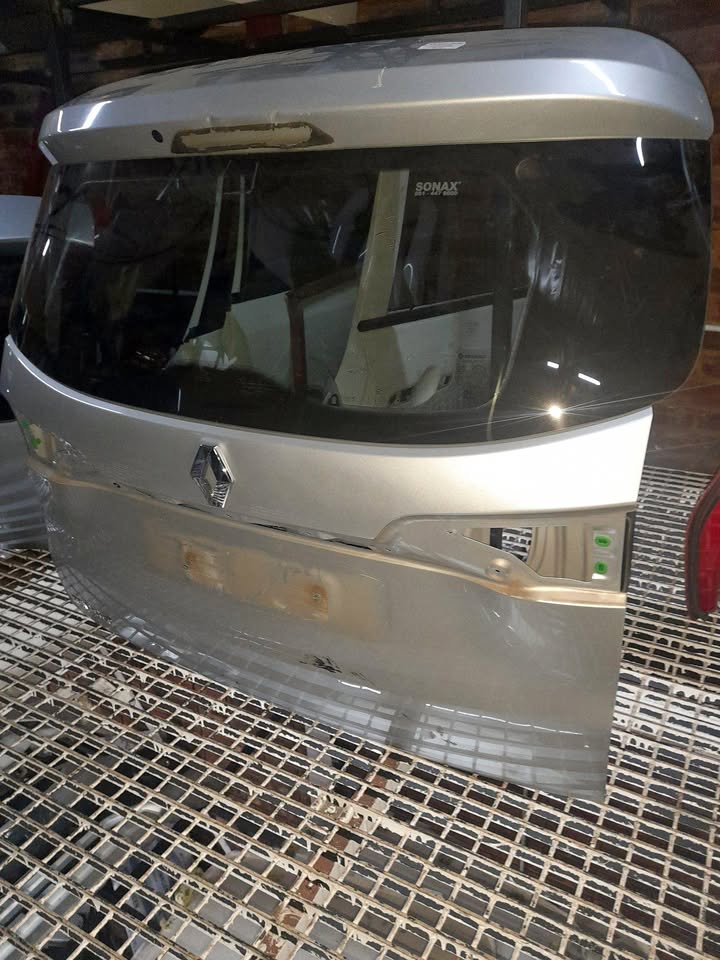 RENAULT TRIBER TAILGATE AVAILABLE - Private Seller RENAULT TRIBER TAILGATE AVAILABLE - Private Seller