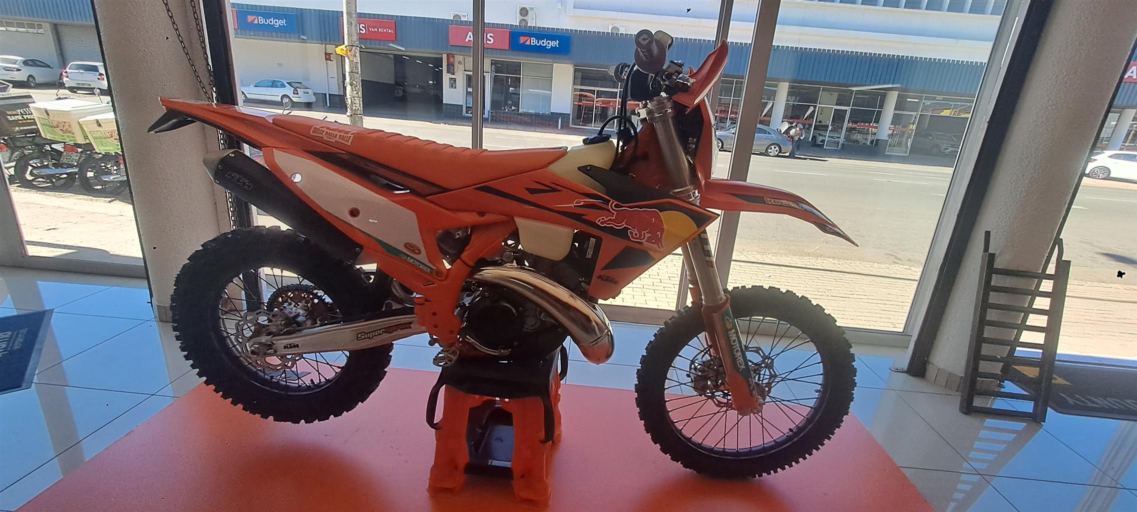 Used 2025 KTM 300 EXC Six Days - Private Seller Used 2025 KTM 300 EXC Six Days - Private Seller