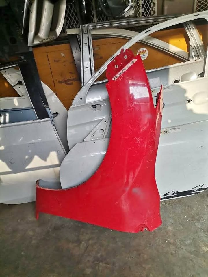 Isuzu BT50 Fender Left Side - Private Seller Isuzu BT50 Fender Left Side - Private Seller
