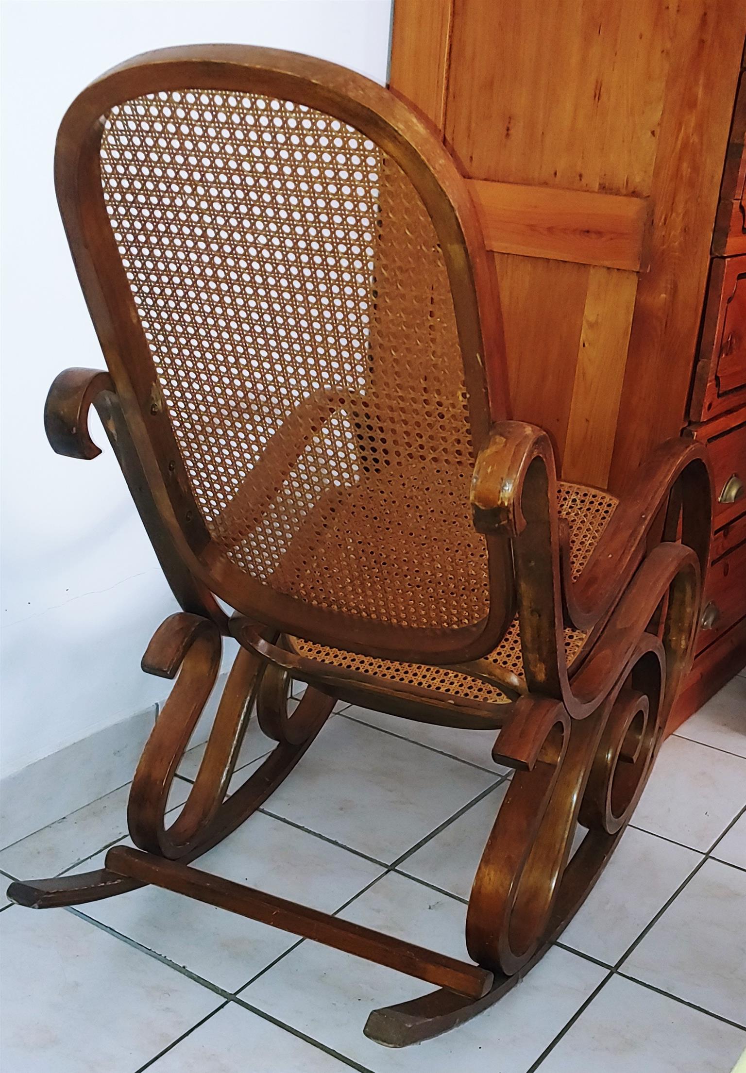 Timeless piece - Vintage Thonet Style Bentwood Rocking Chair