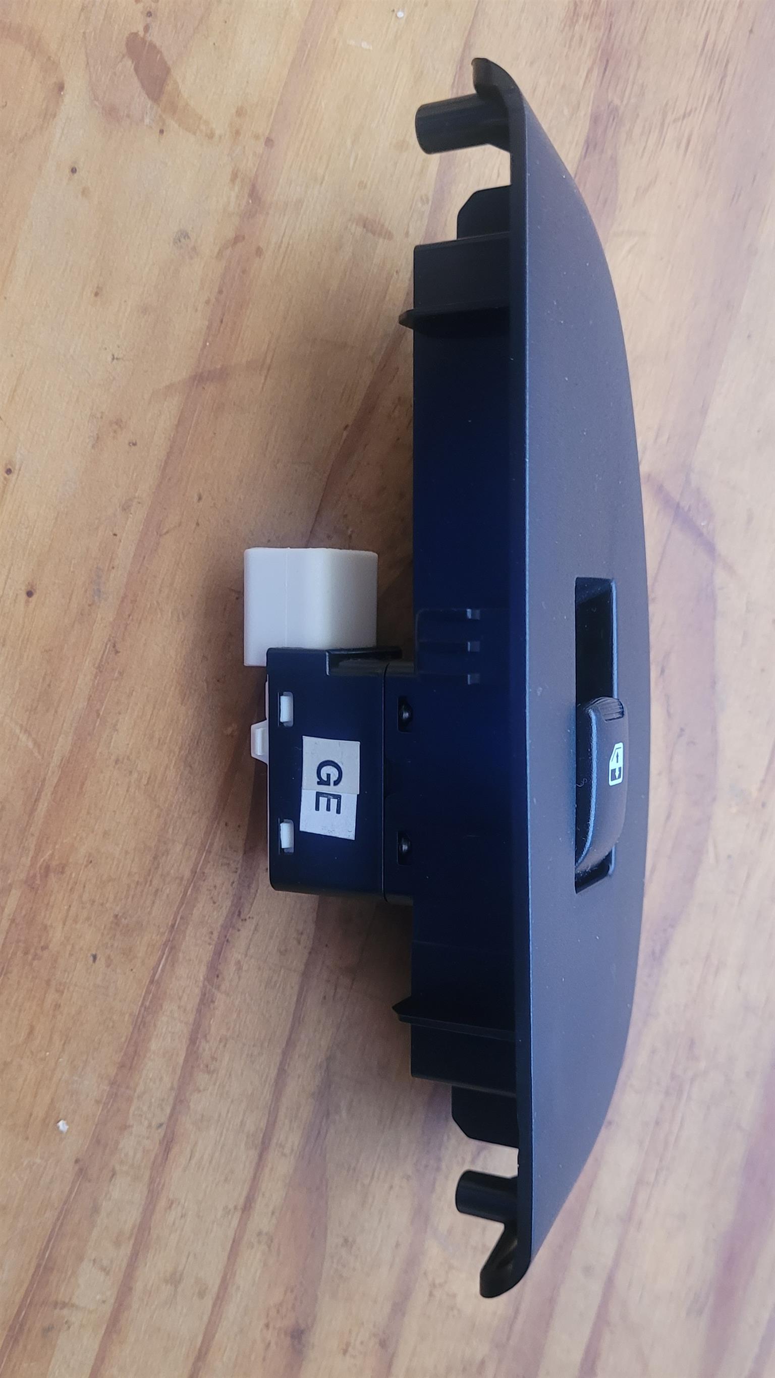 electric window winder switch for sale Chev Aveo 2005