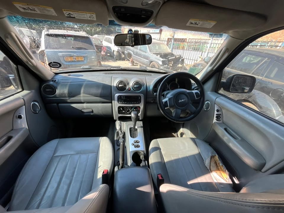 JEEP CHEROKEE 3.7 KJ NOW STRIPPING - Private Seller JEEP CHEROKEE 3.7 KJ NOW STRIPPING - Private Seller