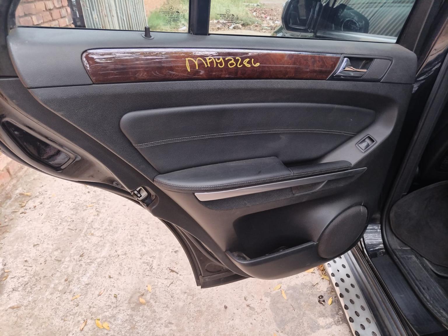 Mercedes ML350 cdi door panels for sale used - Private Seller Mercedes ML350 cdi door panels for sale used - Private Seller