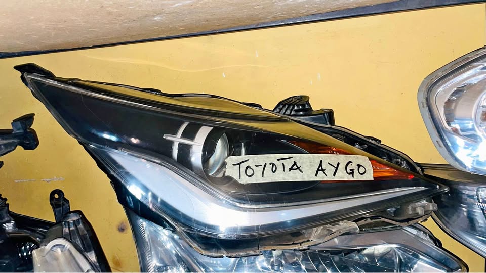 Toyota Aygo headlight - Private Seller Toyota Aygo headlight - Private Seller