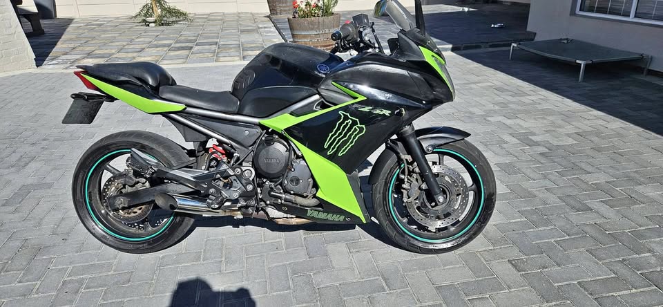 2010 Yamaha FZ6R - Private Seller 2010 Yamaha FZ6R - Private Seller