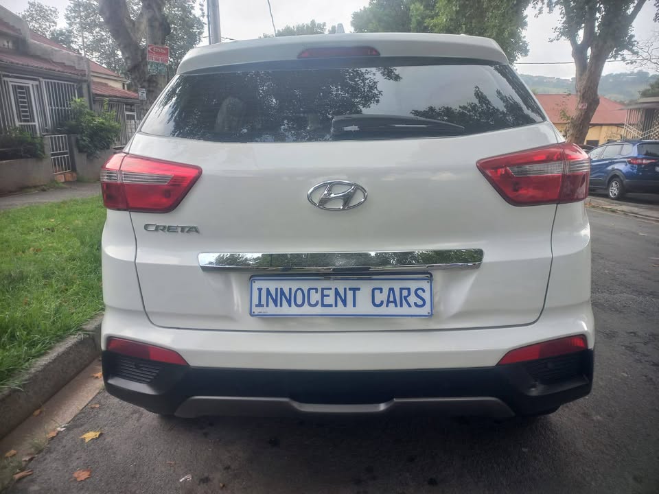 2016 Hyundai Creta SUV. Engine Capacity 1.6 Petrol, Manual, White Color, Mileage 107000km,