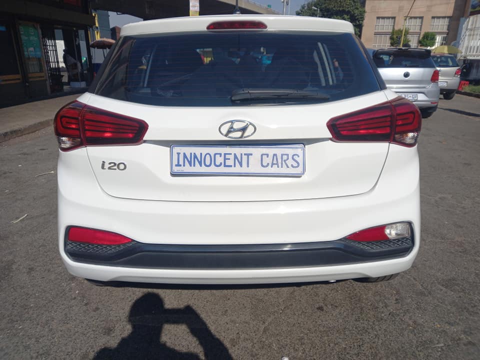 2020 HYUNDAI i20 1.2 PETROL, MANUAL, WHITE COLOR, MILEAGE 66000KM