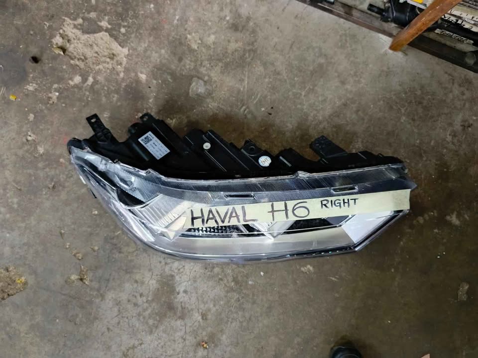 HAVAL H6 HEADLIGHT - Private Seller