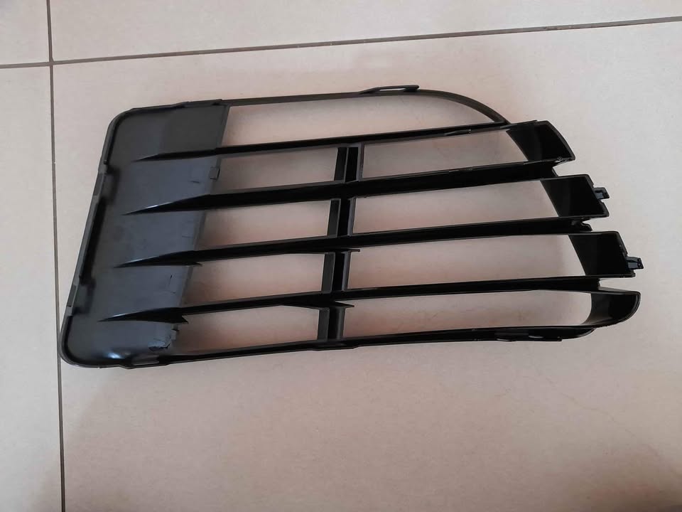 VW POLO 6 R20 R LINE FRONT BUMPERS SIDE GRILLES FORSALE