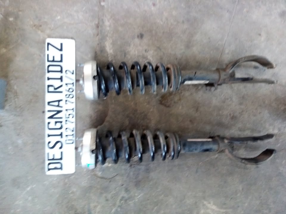 BMW E70 X5 / E71 X6 FRONT SHOCKS - Private Seller BMW E70 X5 / E71 X6 FRONT SHOCKS - Private Seller
