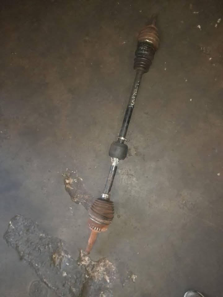 CHEVROLET UTILITY BAKKIE DRIVE SHAFT - Private Seller CHEVROLET UTILITY BAKKIE DRIVE SHAFT - Private Seller