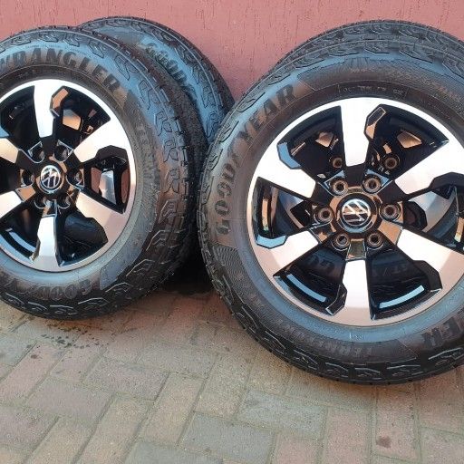 VW AMAROK B/NEW 18IN MAGS AND TYRES - Private Seller VW AMAROK B/NEW 18IN MAGS AND TYRES - Private Seller