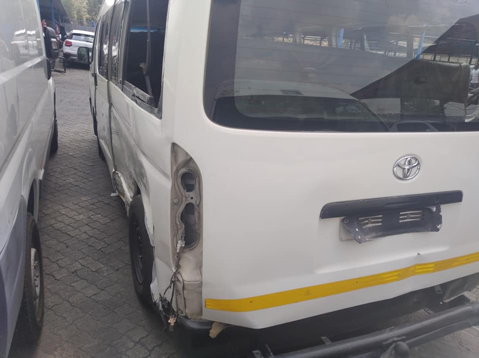 2011 Toyota Quantum 14 seater accidental damages engine starts - Private Seller 2011 Toyota Quantum 14 seater accidental damages engine starts - Private Seller