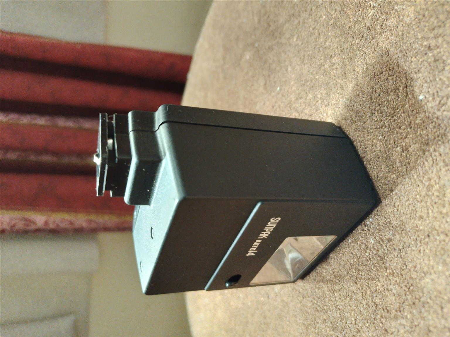 Sunpak Auto 14, Electronic Camera Flash Gun (light)