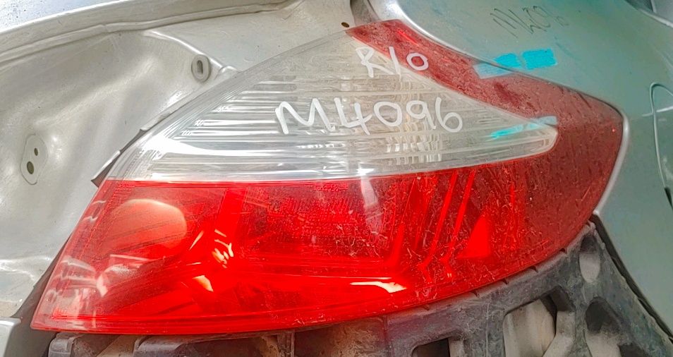 RENAULT MEGANE DCI RIGHT TAIL LIGHT - Private Seller RENAULT MEGANE DCI RIGHT TAIL LIGHT - Private Seller