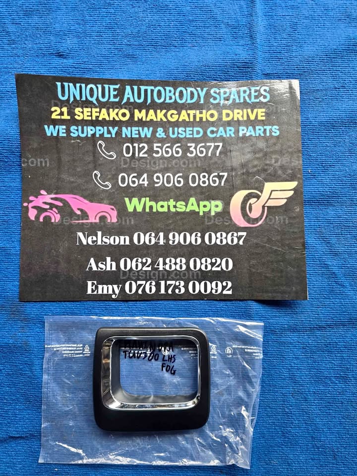 Mahindra TUV300 Left Front Fog Cover Mahindra TUV300 Left Front Fog Cover