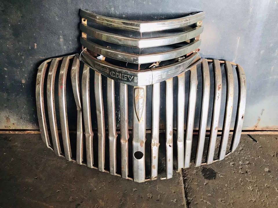 1942-46 Chevrolet pickup Grill - Private Seller