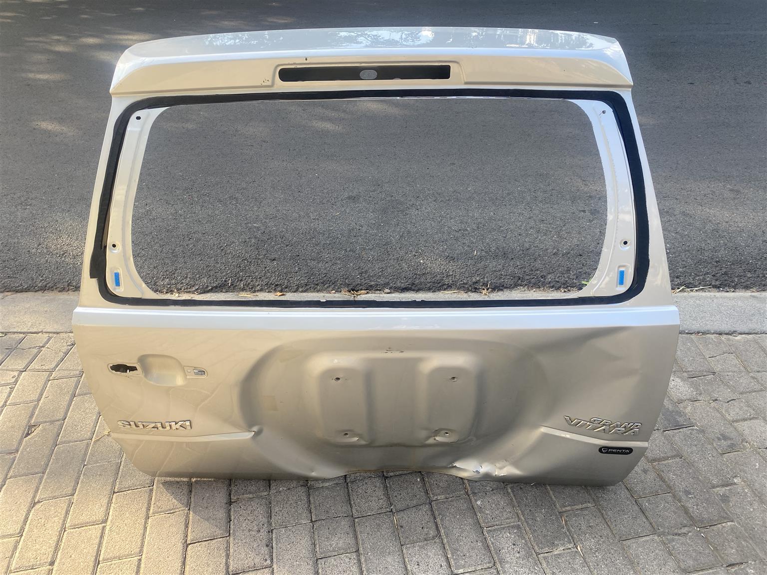 2013 SUZUKI VITARA TAILGATE SHELL FOR SALE. IN EXCELLENT CONDITION - Private Seller