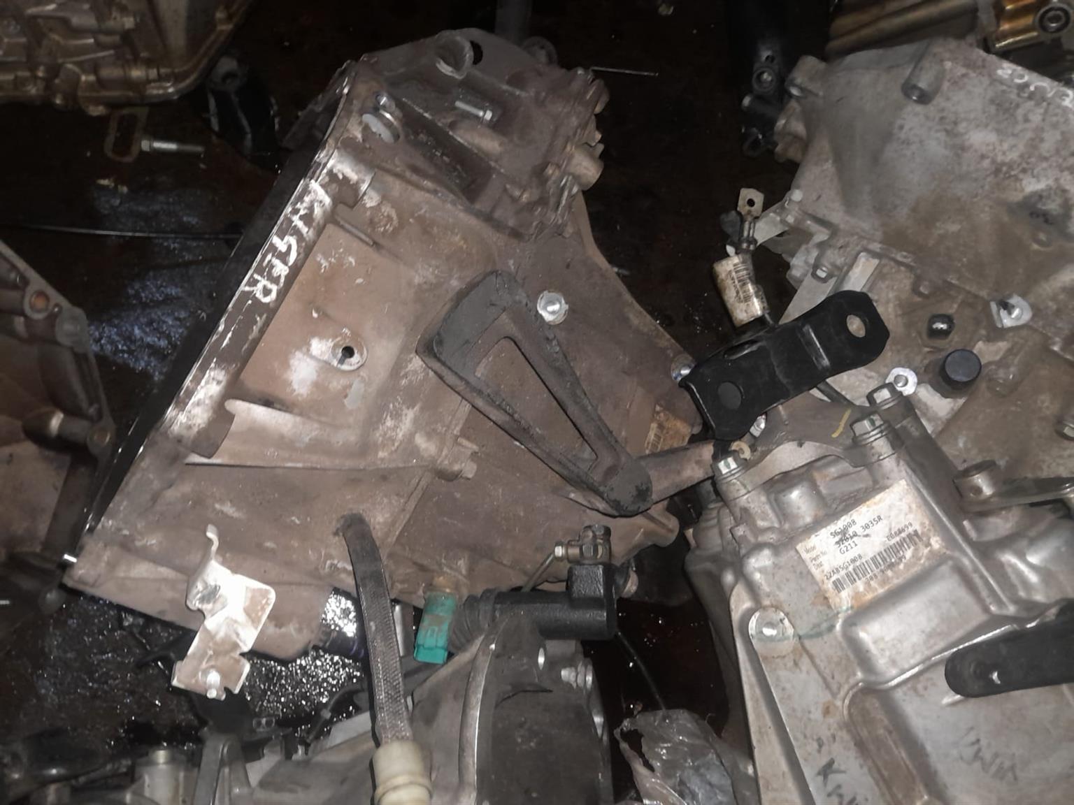 Renault kwid manual gearbox - Private Seller Renault kwid manual gearbox - Private Seller