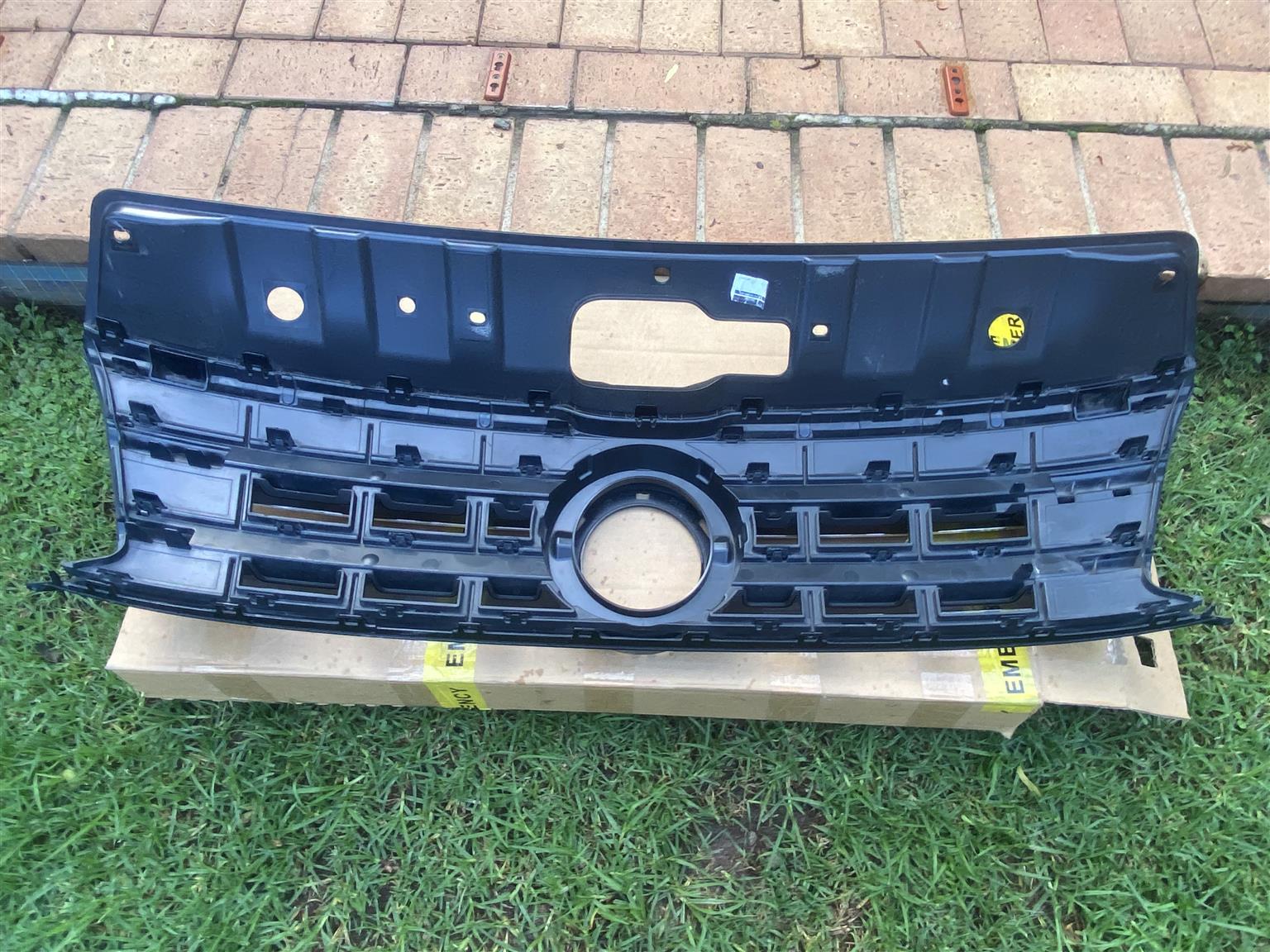 2020 VW AMAROK V6 RADIATOR GRILLE FOR SALE. IN PRISTINE CONDITION - Private Seller 2020 VW AMAROK V6 RADIATOR GRILLE FOR SALE. IN PRISTINE CONDITION - Private Seller