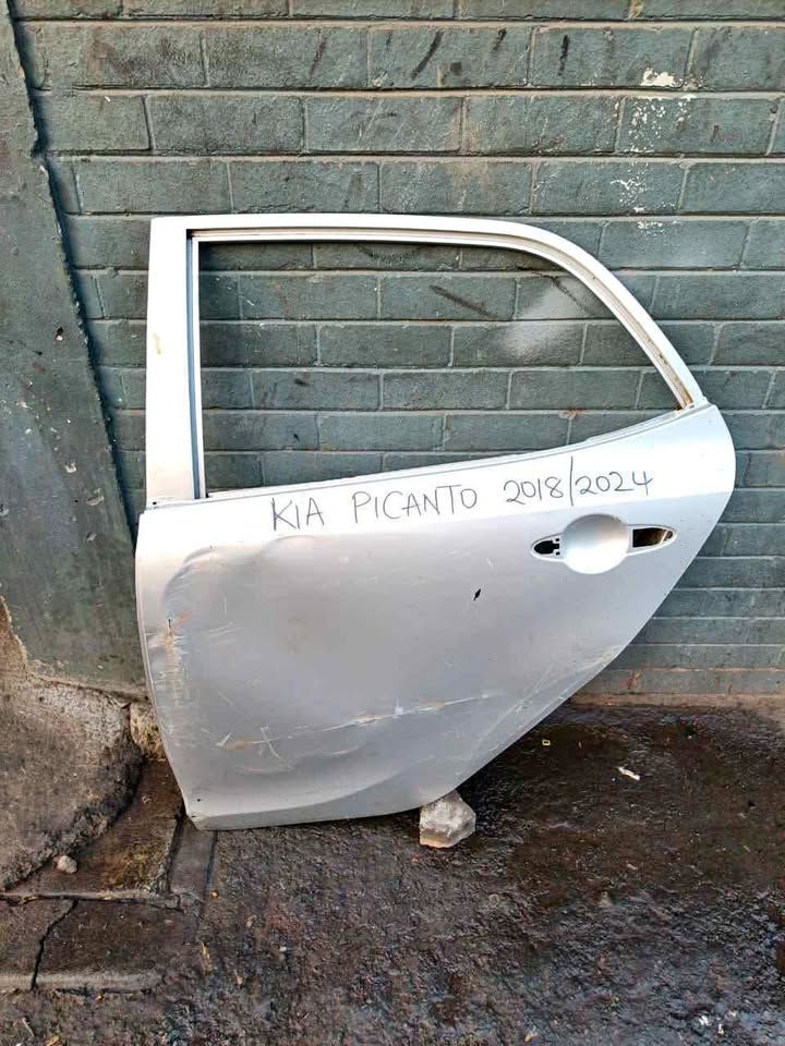 Kia picanto left back door 2018 /24