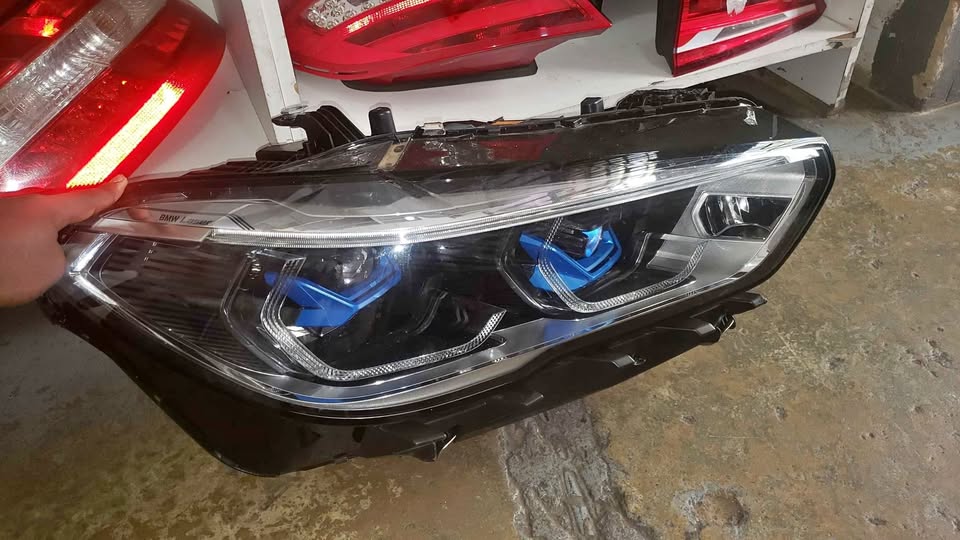 BMW X5 M Headlight - Private Seller BMW X5 M Headlight - Private Seller