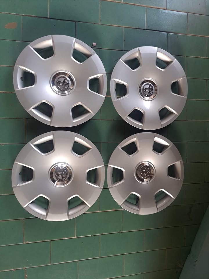 Toyota Quantum wheel caps - Private Seller