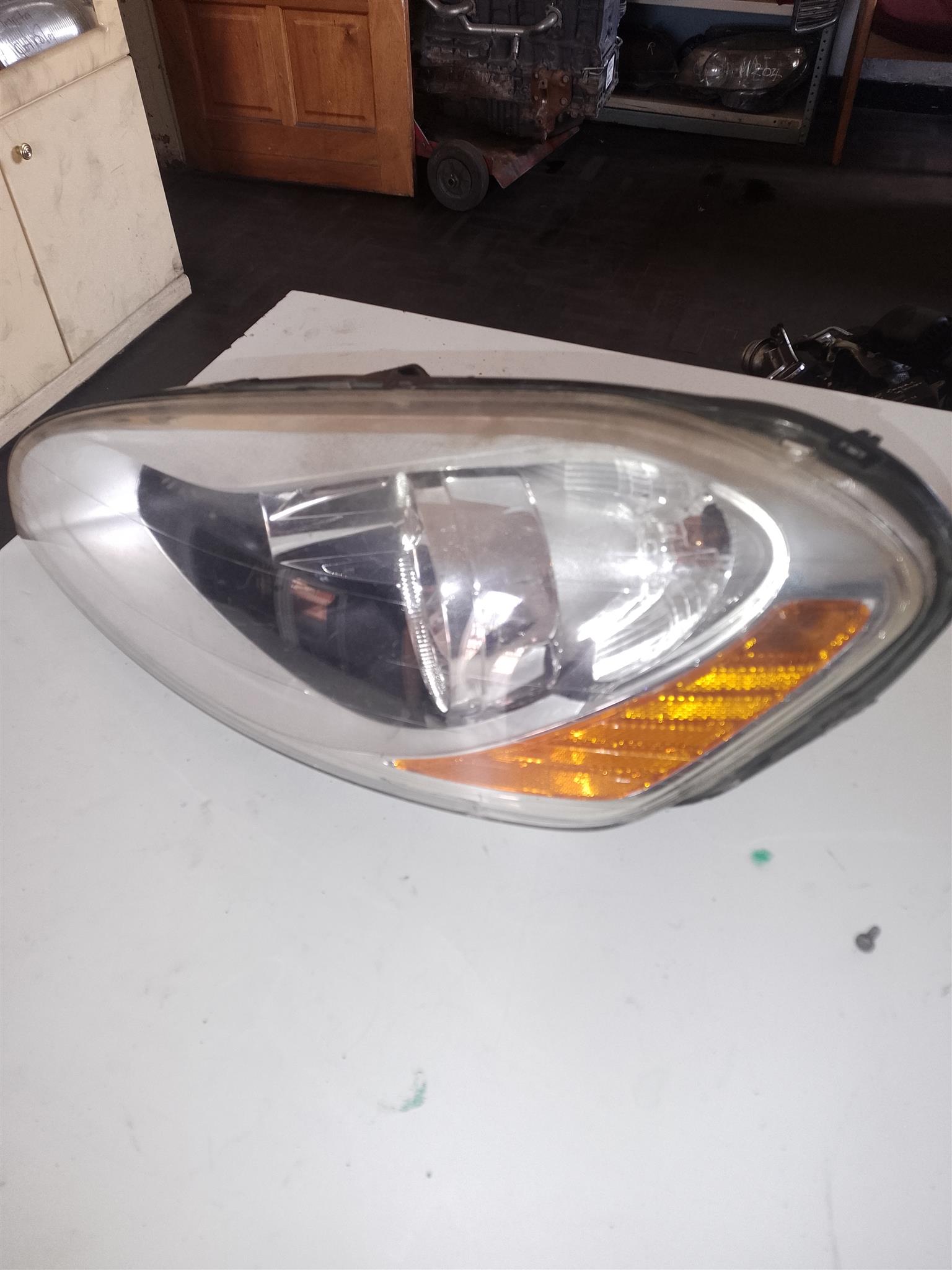 XC60 2009-2013 VOLVO RIGHT HEADLIGHT FOR SALE DELIVERY AVAILABLE COUNTRY WIDE - Private Seller XC60 2009-2013 VOLVO RIGHT HEADLIGHT FOR SALE DELIVERY AVAILABLE COUNTRY WIDE - Private Seller
