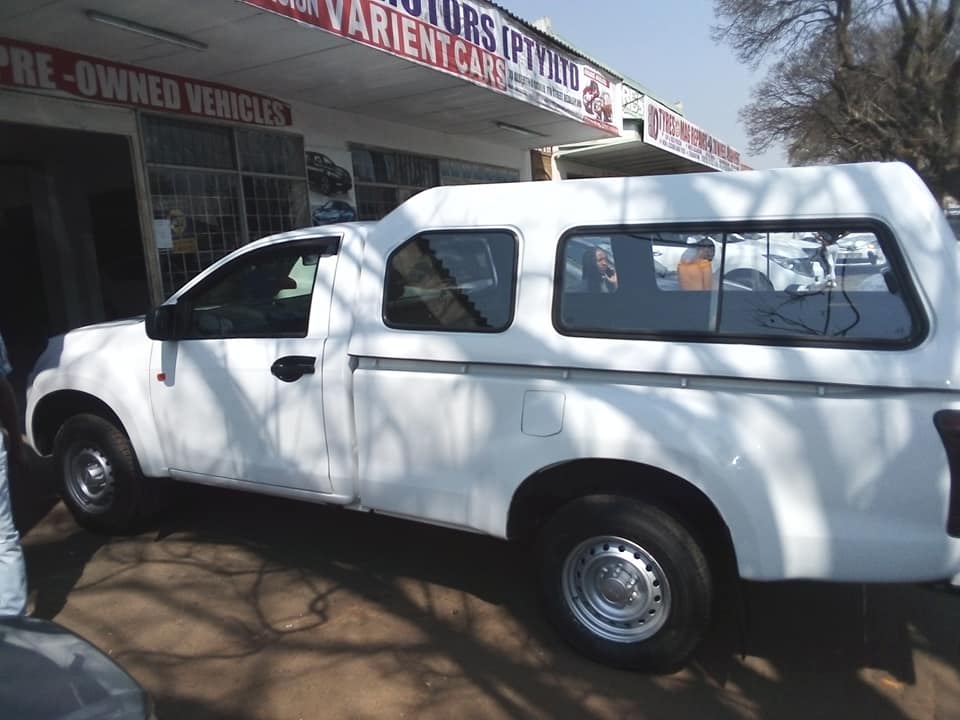 2016 White Isuzu kB 250 D-Teq single cab canopy miliiage 111,000 km manual diesel