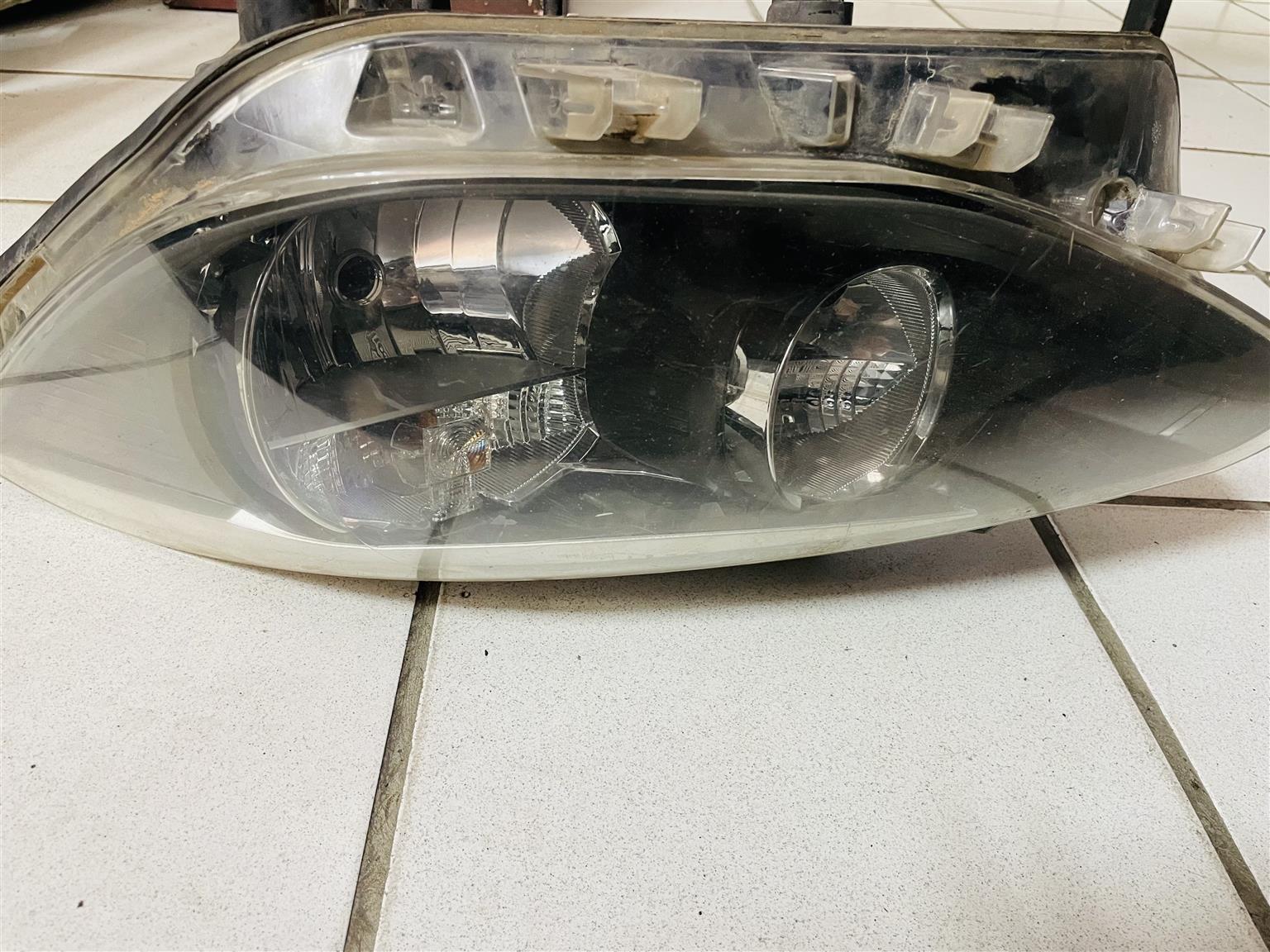 Headlight left BMW 3 (E90, E91, E92, E93) (2005-2011) - Private Seller