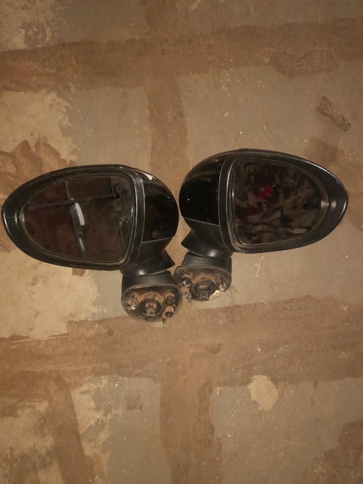 KIA RIO SIDE MIRRORS AVAILABLE - Private Seller KIA RIO SIDE MIRRORS AVAILABLE - Private Seller