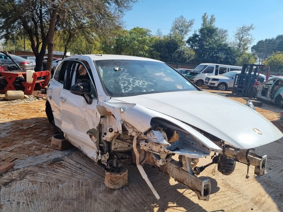 2011 PORSCHE CAYENNE DIESEL 958 STRIPPING AS SPARES - Private Seller