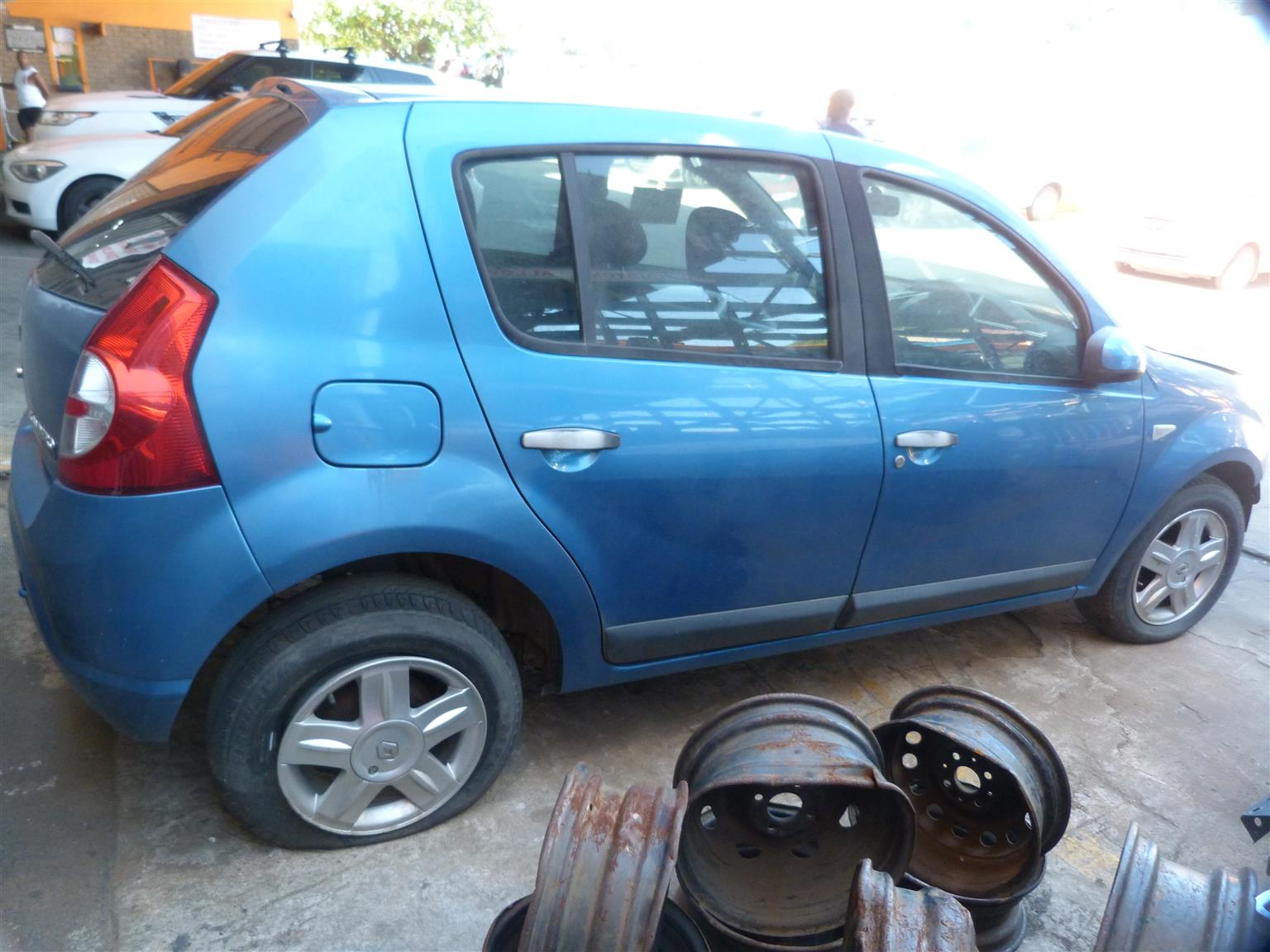 Renault Sandero 1.6 8V Manual - 2010 - Private Seller Renault Sandero 1.6 8V Manual - 2010 - Private Seller
