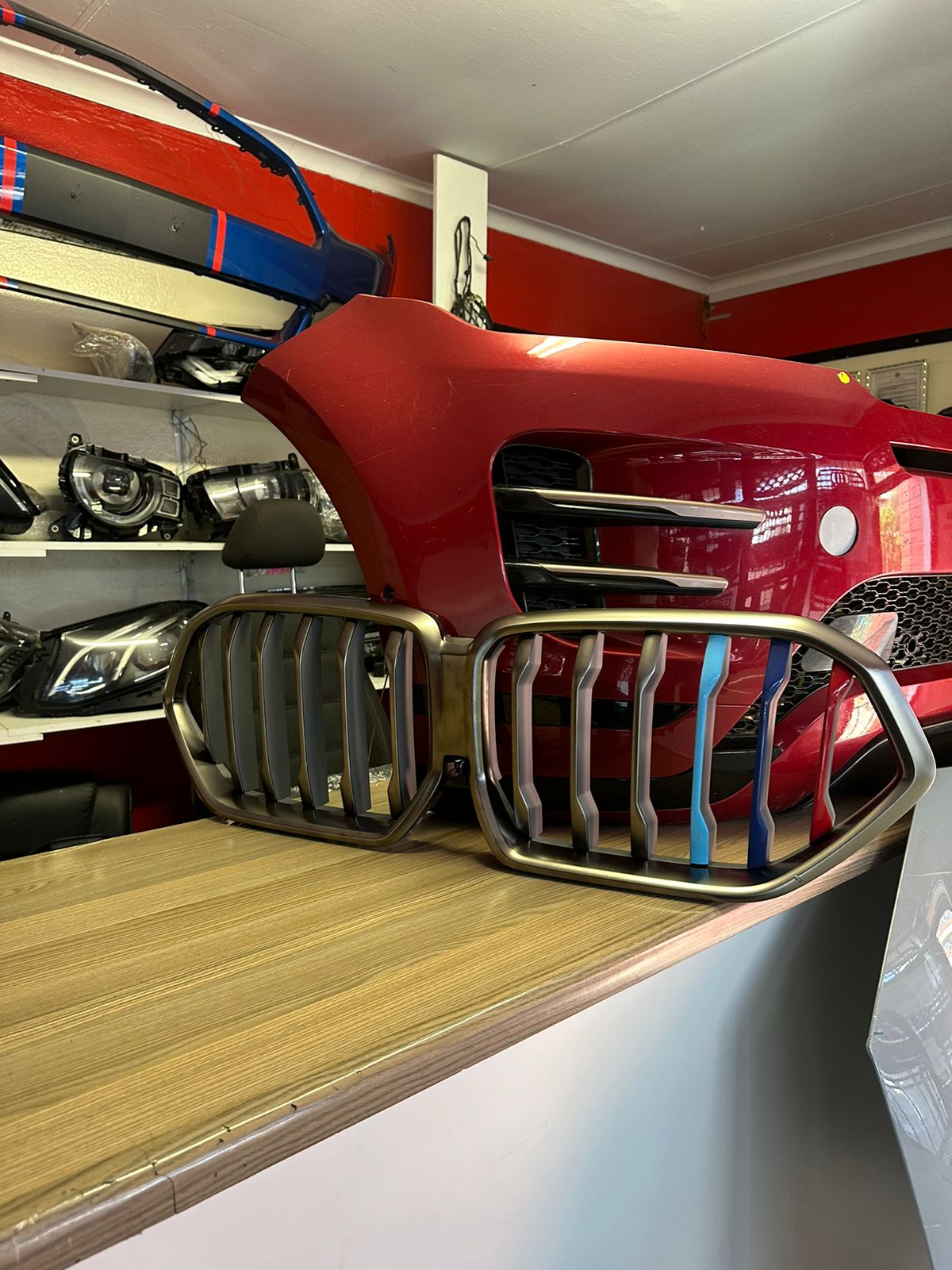 2022 BMW X6 MAIN GRILL WITH CAMERA HOLE AVAILABLE FOR SALE - Private Seller