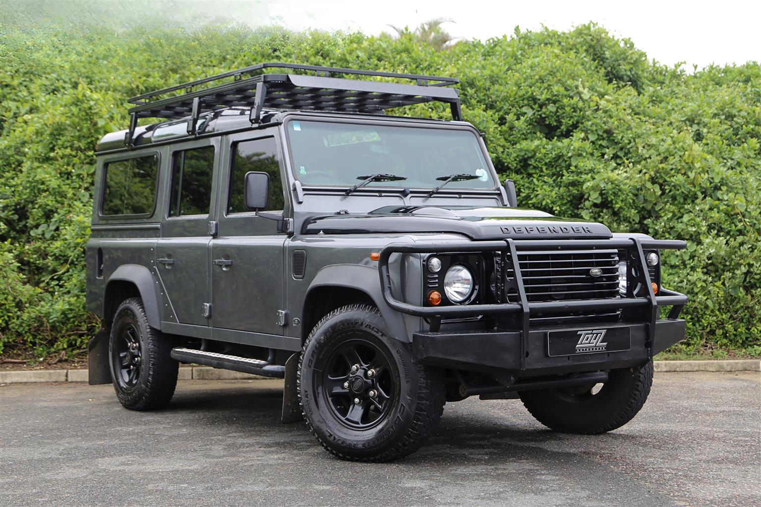 2015 Land Rover Defender 110 2.2 Station Wagon Km 85 706 FSH Grey One ...