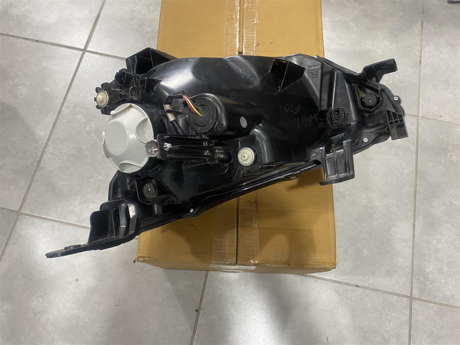 2025 ISUZU D-MAX HEADLIGHT RIGHT SIDE FOR SALE. IN EXCELLENT CONDITION - Private Seller