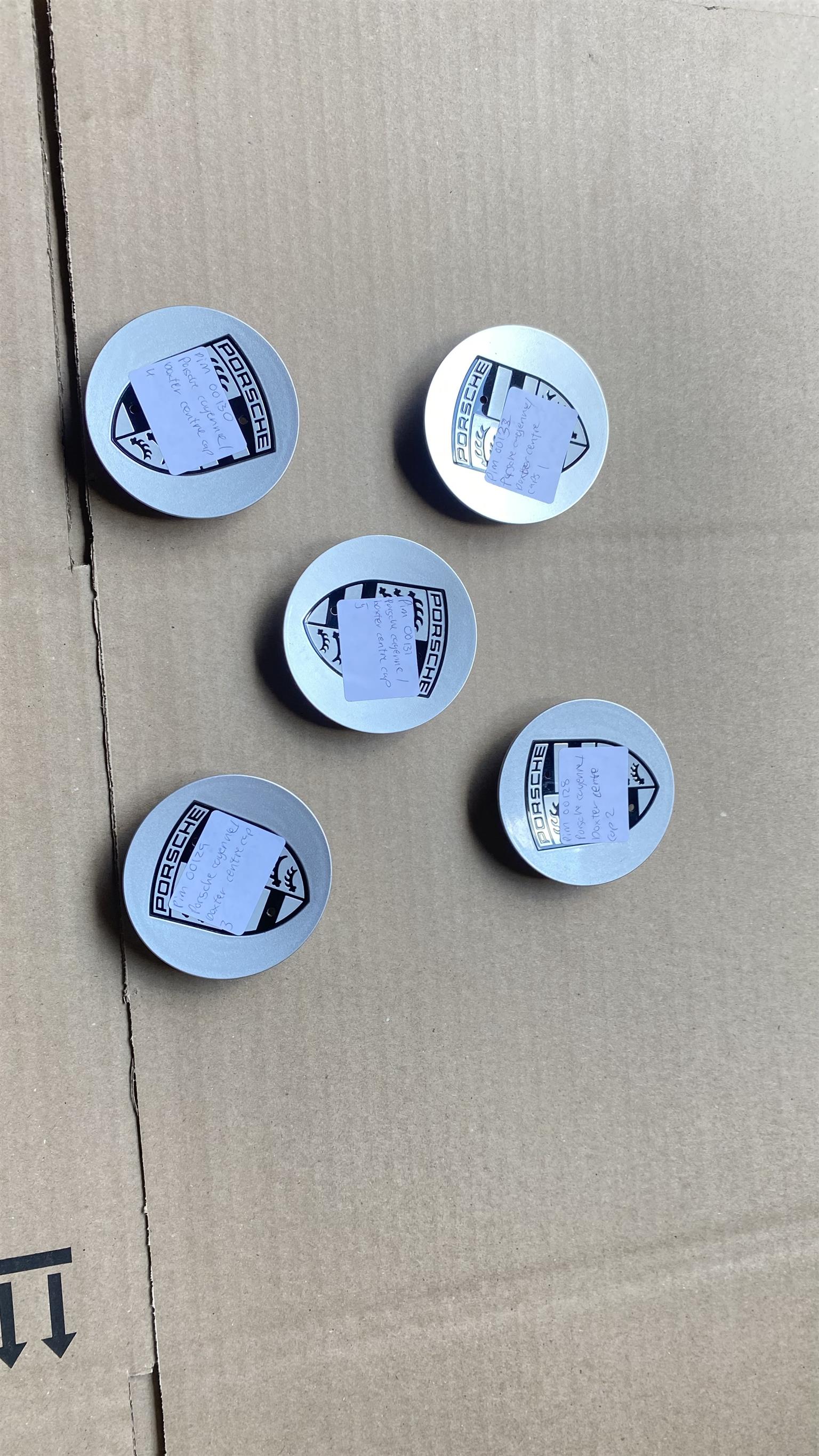 Porsche Cayenne centre caps & Carrera centre caps