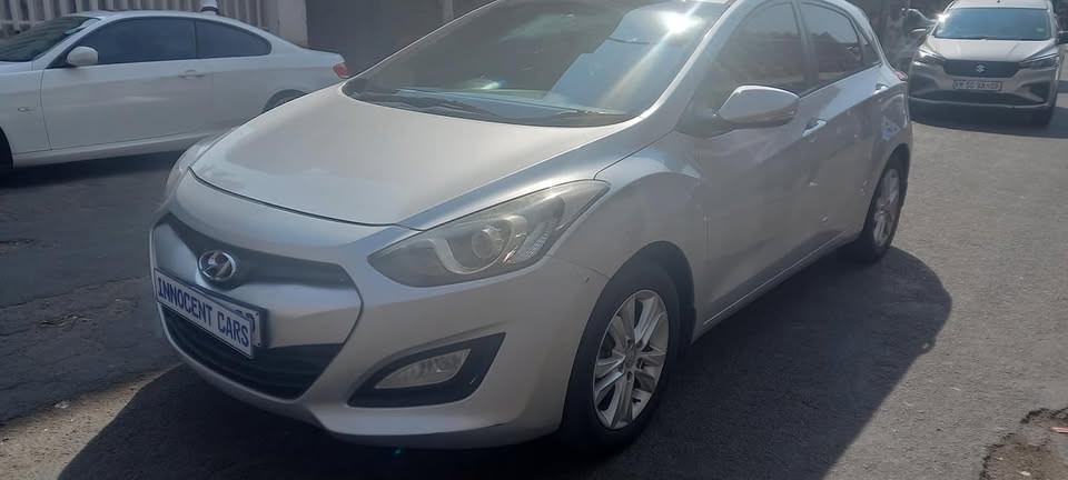 2016 HYUNDAI i30 1.6ENGINE PETROL, MANUAL TRANSMISSION, SILVER COLOUR, 119000KM
