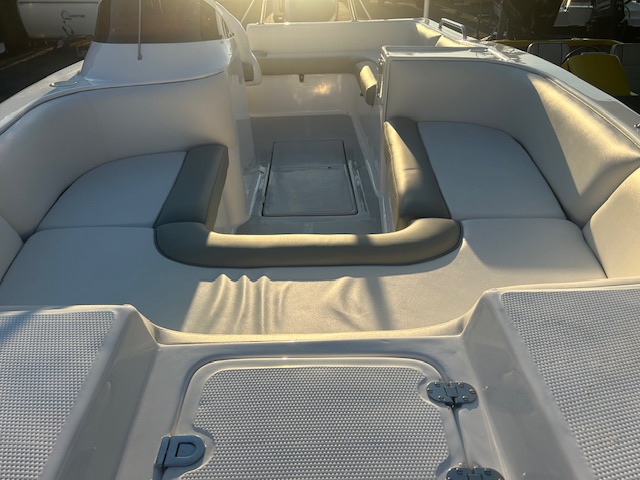 Explorer EVO19SLC(NEW!)with Used Yamaha 130hp Motor