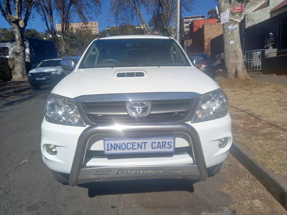 2009 TOYOTA FORTUNER 3.0 D4D DIESEL, MANUAL 4X4, WHITE COLOR, MILEAGE 90000KM