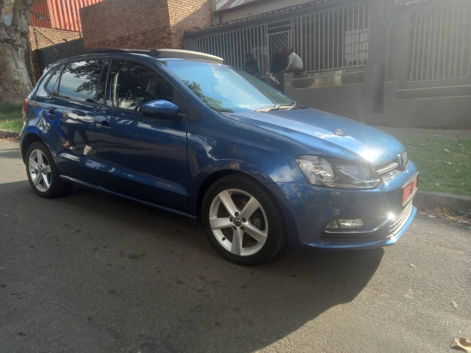 2016 VW Polo 6 Tsi 1.2 Petrol, Manual Comfortline, Blue,  Sunroof, Leather Seat, 68000km