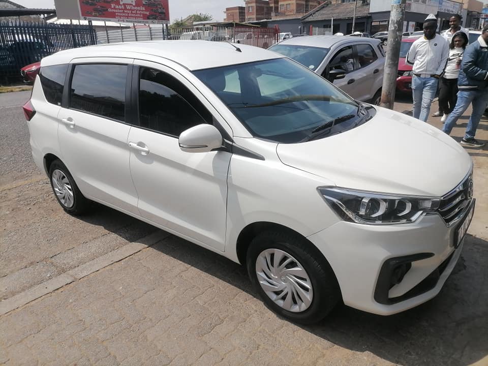 2022 Toyota Rumion 1.5 SX SEVEN seater Automatic with a Nice interior seat and Spare key