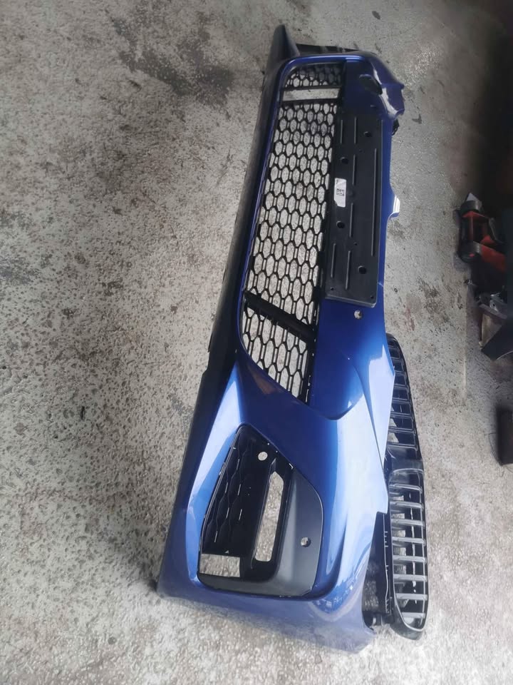 BMW G20 front bumper with grills - Private Seller BMW G20 front bumper with grills - Private Seller