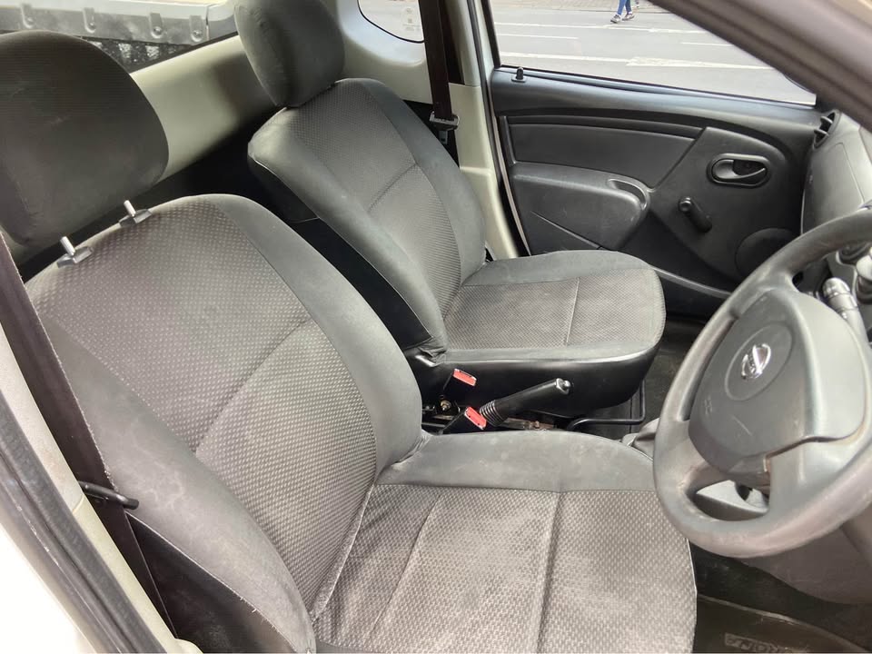 2022 Nissan np200 km