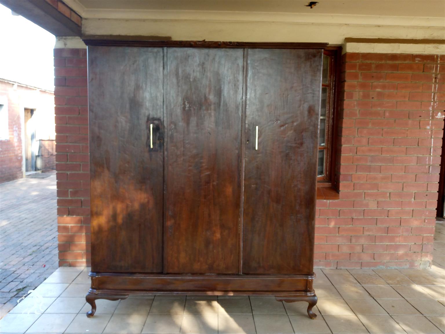 Antique Queens Anne Triple Door Wardrobe for sale – BARGAIN PRICE for sale. Antique Queens Anne Triple Door Wardrobe for sale – BARGAIN PRICE for sale.